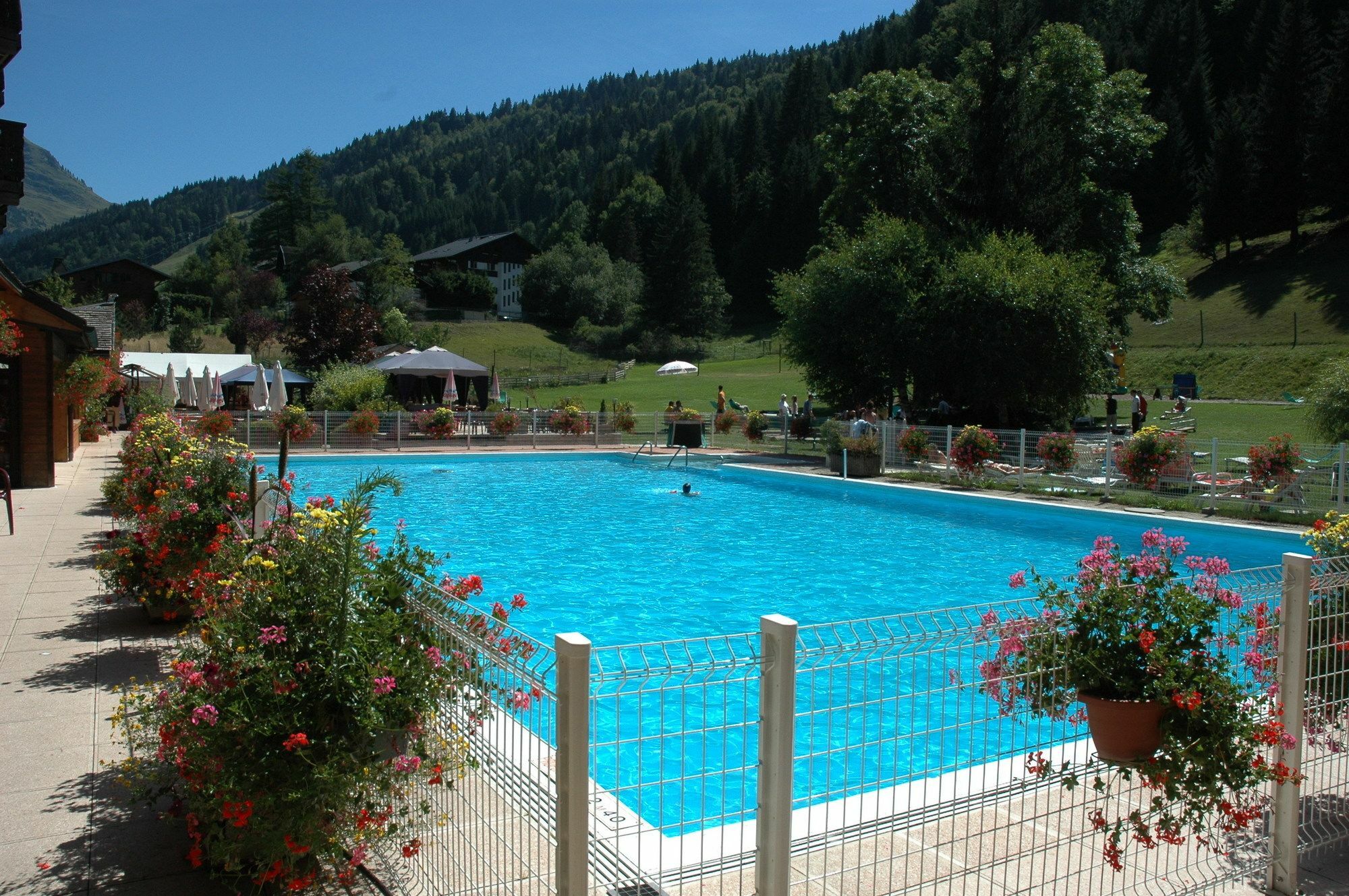 Hotel Club Le Cret Морзин Екстериор снимка